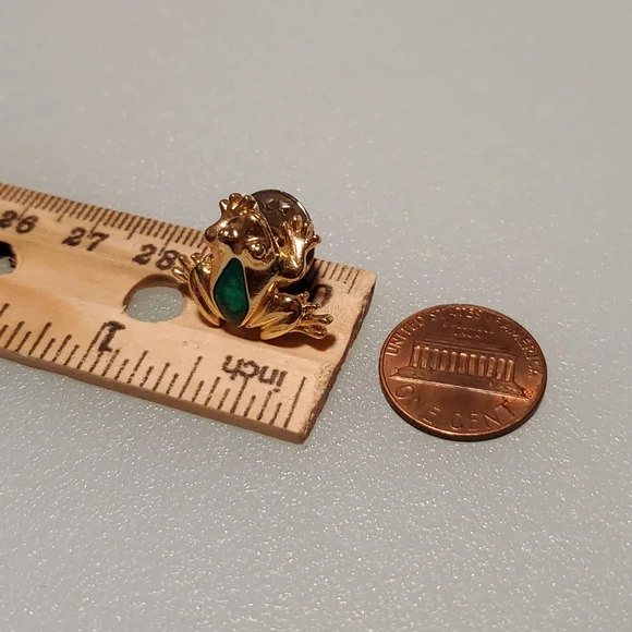 Green enamel goldtone Frog pinback tac for lapels shirt collar accent hat scarf - Picture 4 of 5